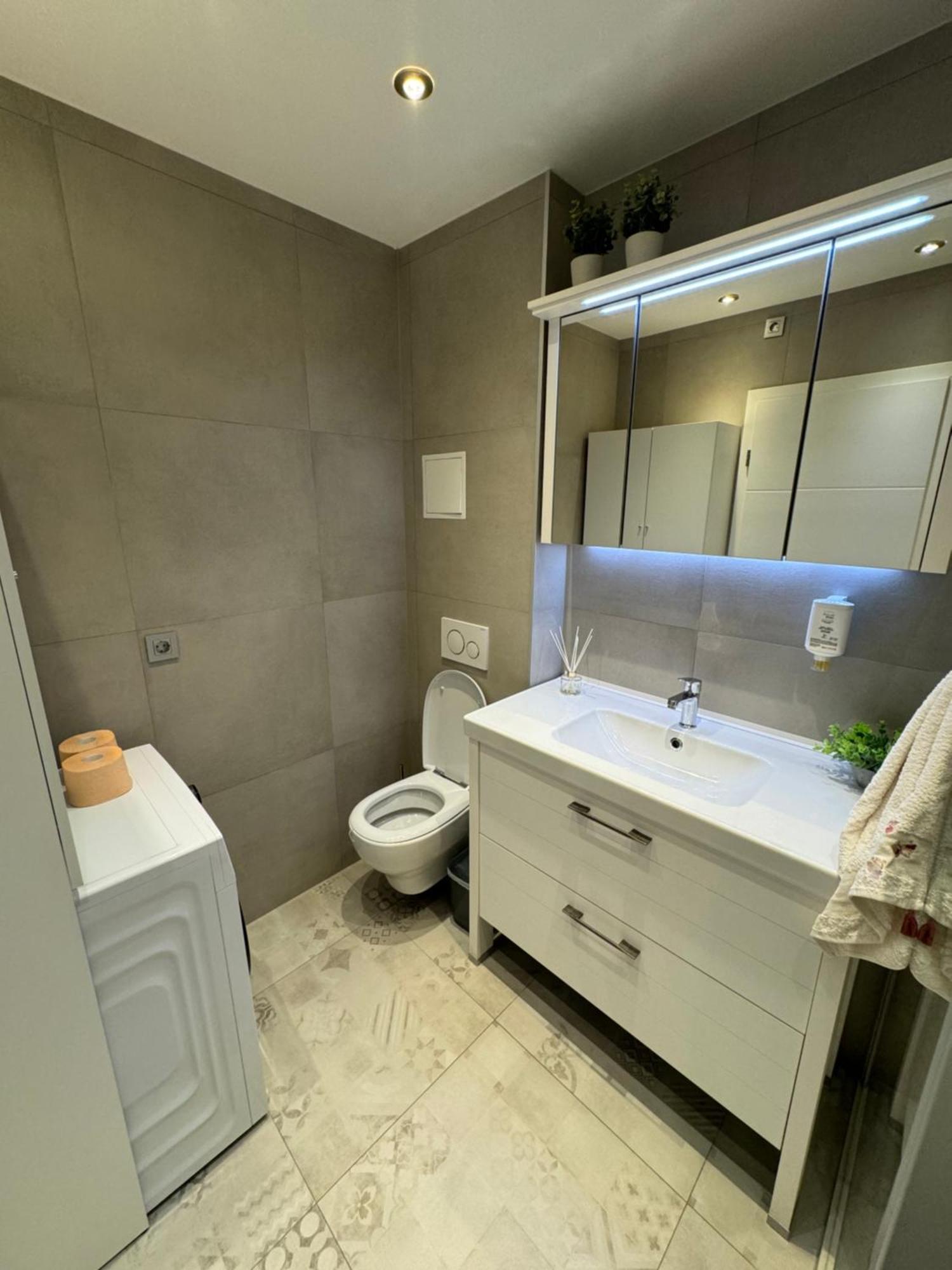 Apartment Astra With Private Parking Split Luaran gambar